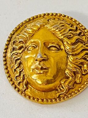 Vintage MMA Medusa Head brooch 1994 SHM Metropolitan Museum Of Art